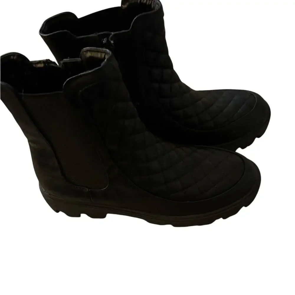 JOURNEE COLLECTION Faux Leather Quilted Ankle Boots Size 7 New with Tag MSRP $90